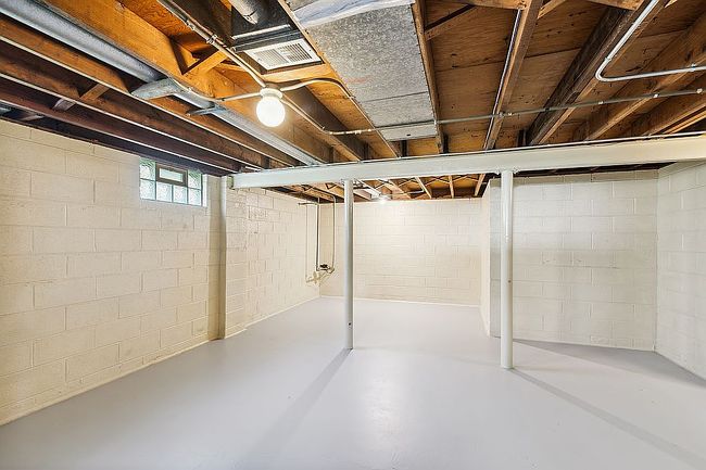 Image of 8118 Howard Ave