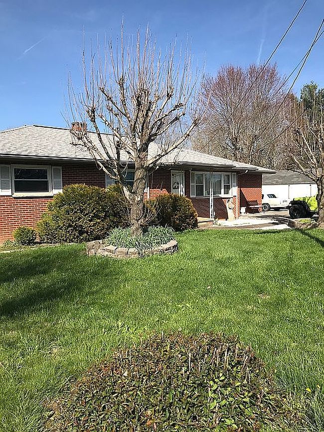 Photo of 1017 N Main St, Barbourville, KY