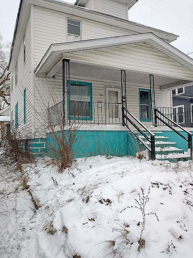 Photo of 902 E Stewart Ave, Flint, MI