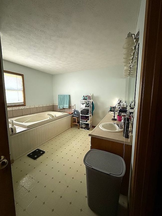 Photo of 4301 Antiquity Ct, West Lafayette, IN