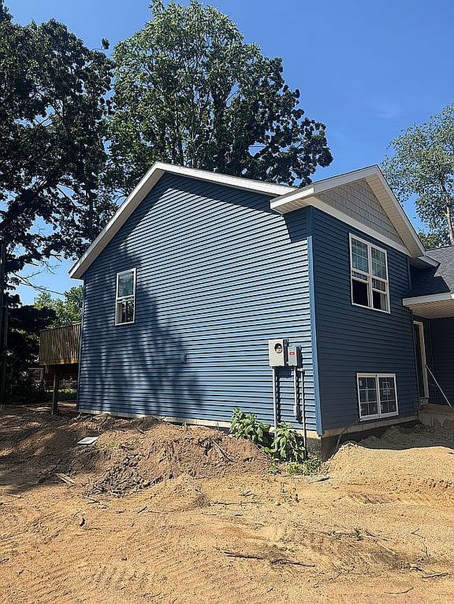 Photo of 306 Arnstrom Dr, Gobles, MI