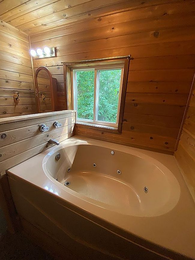 Photo of E9582 Lehnen Rd, Munising, MI