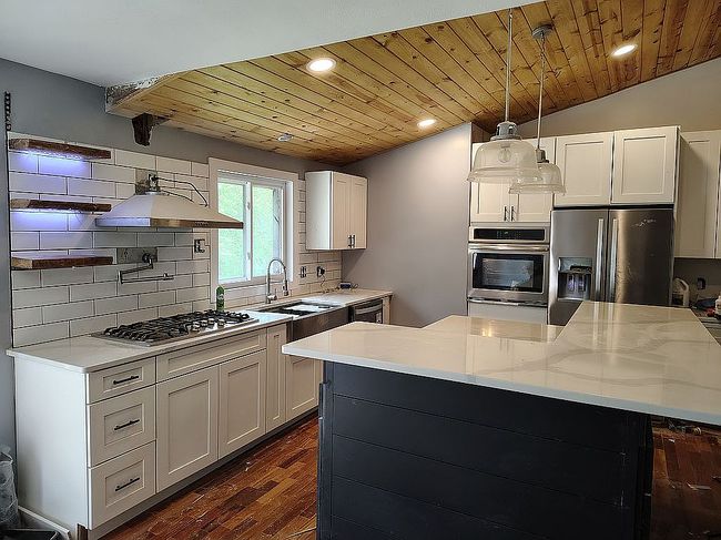 Image of 2230 Emerald Dr