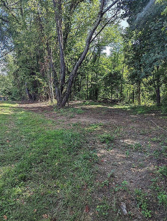 Image of 100 Breeding Hill Rd