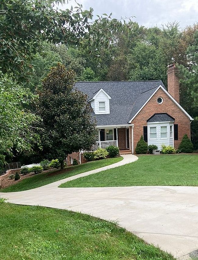 Photo of 6045 Stone Bluff Dr, Clemmons, NC