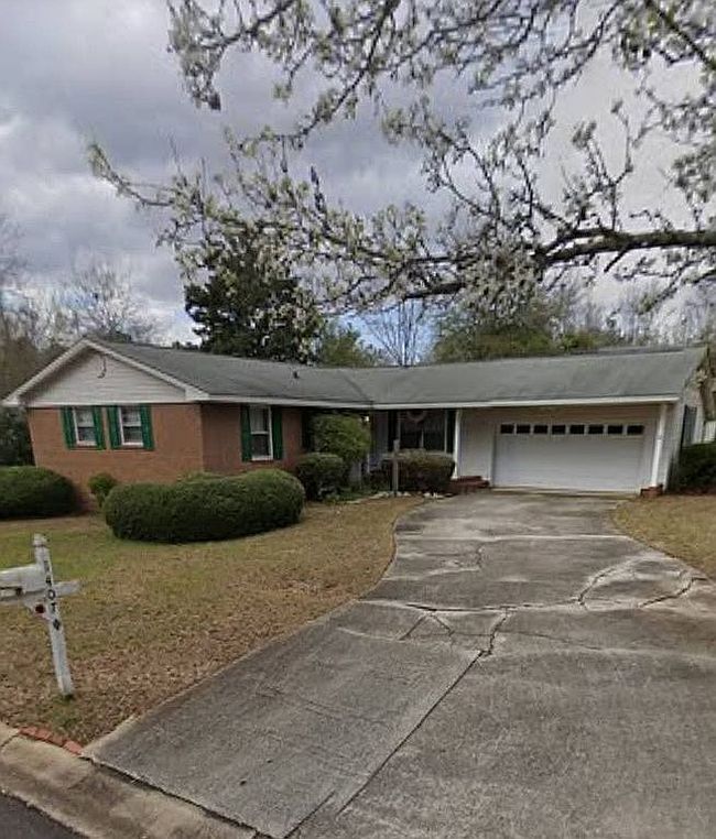 1407 Cambridge Rd, Perry, GA