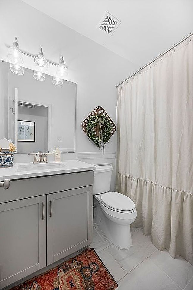 Photo of 1176 Tower Park Dr, Saint Charles, MO