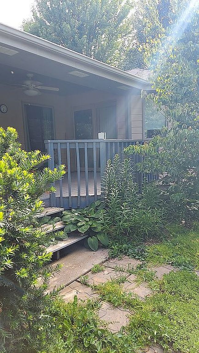 Image of 60 Pinewood Ave