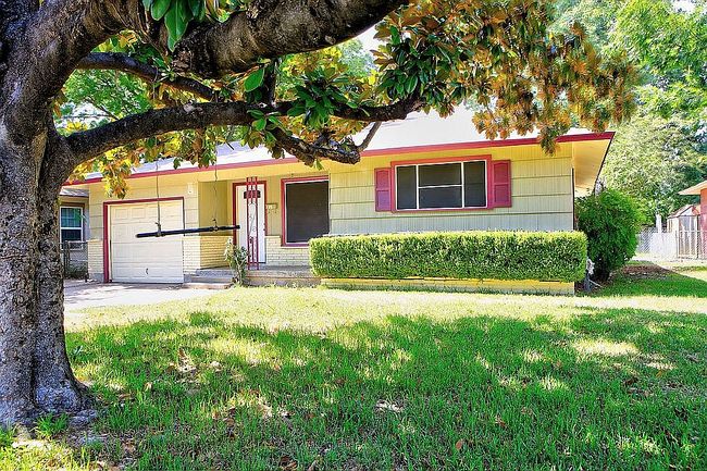 Additional photo 1 of property located at 6136 Sundown Dr