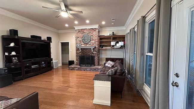 Photo of 8301 Pin Oak Dr, Zachary, LA