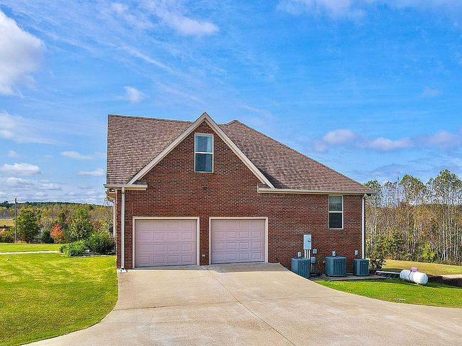 Photo of 102 Eagle Dr, Waynesboro, TN