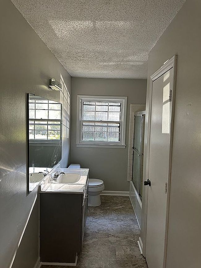 Image of 101 Hemlock Dr
