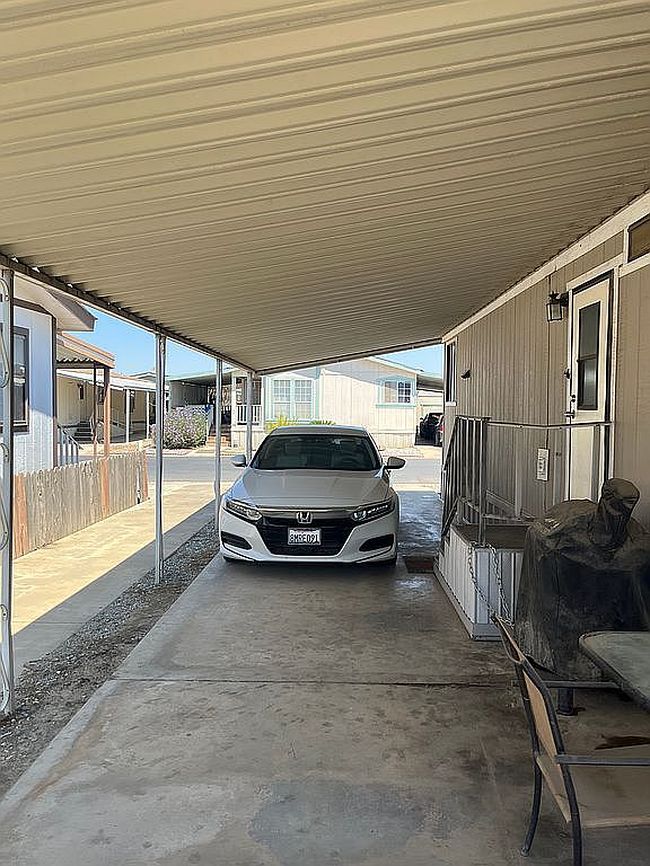 Photo of 900 E Rankin Ave #18, Tulare, CA