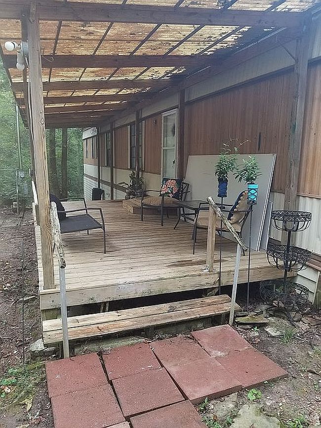 Photo of 1140 Geedeville Rd, Bradyville, TN