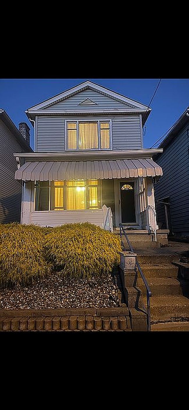 Image of 136 Maplewood Ave