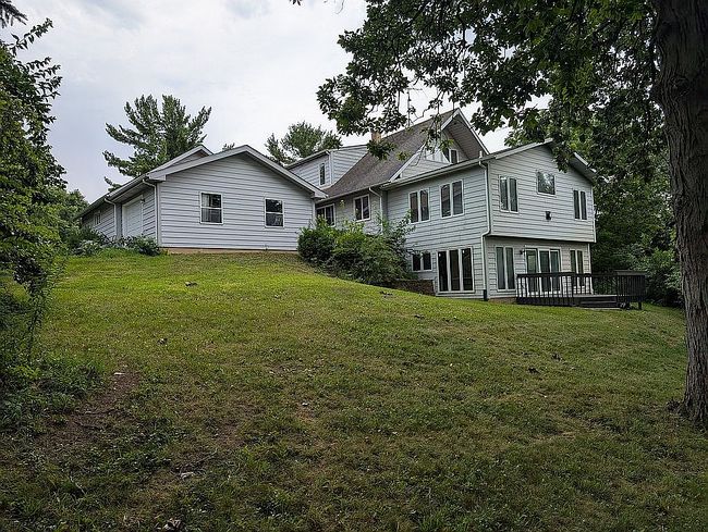 Photo of 6507 Rowland Rd, Huntley, IL