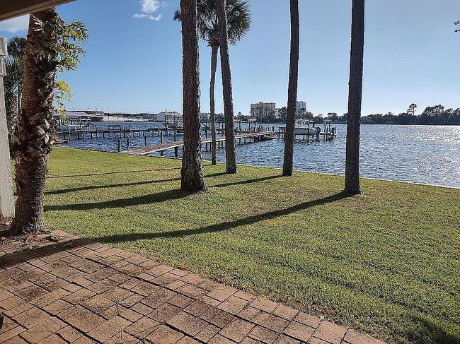 Image of 5833 N Lagoon Dr #A