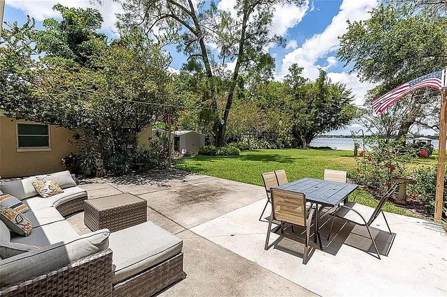Image of 85 Interlaken Rd