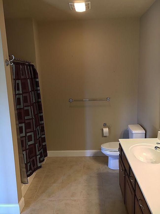 Image of 2432 Suncrest Vlg