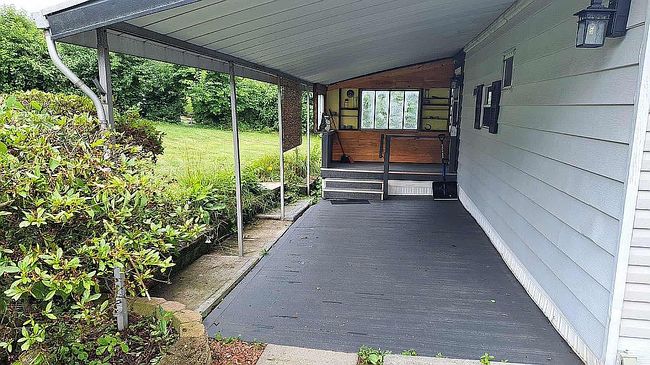 Photo of 162 Cardinal Dr, Jeannette, PA