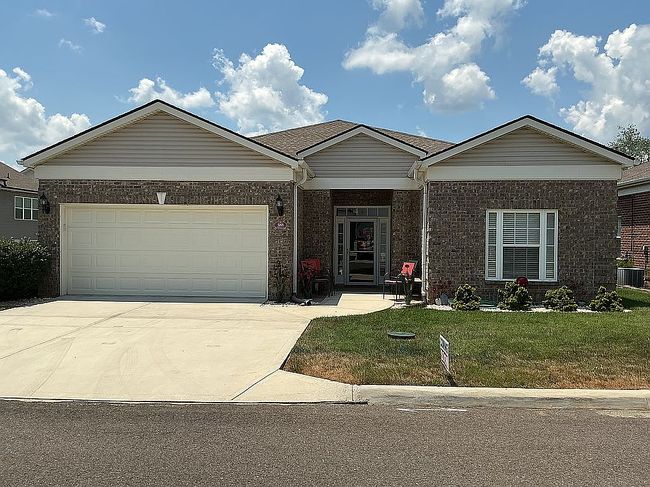 Photo of 388 Creekside Way, Lenoir City, TN