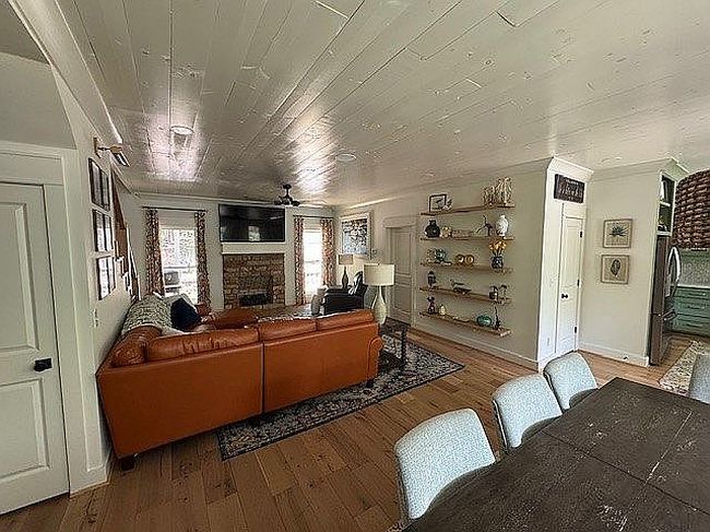 Preview of property located at 110 Lakeview Dr