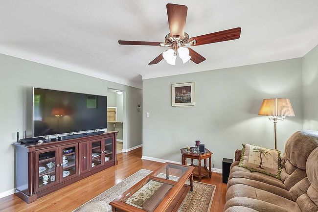 Image of 3890 W 212th St
