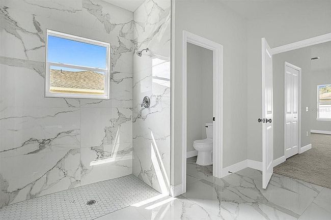 Additional photo 3 of property located at 25 Zinnia Ln E