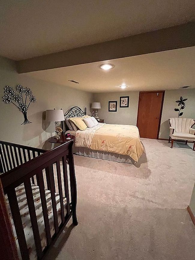 Photo of 2421 E 51st St, Davenport, IA