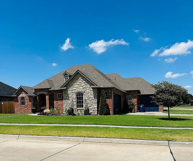 Photo of 2500 Kadlan Dr, El Reno, OK