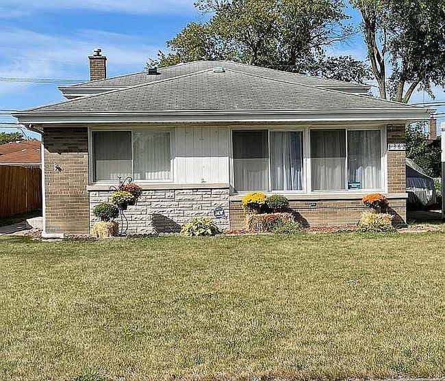 Photo of 1362 Mackinaw Ave, Calumet City, IL
