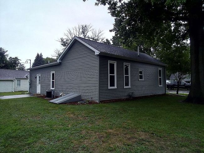 Photo of 604 W Jefferson St, Petersburg, IL