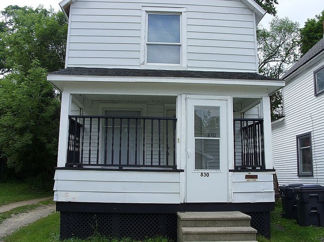 Photo of 830 Hays Park Ave, Kalamazoo, MI