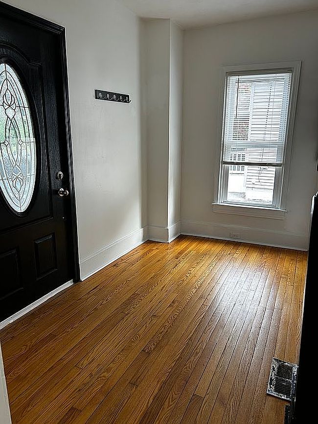 Additional photo 1 of property located at 318 N Seward Ave