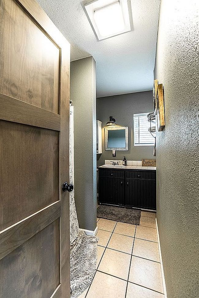 Image of 8041 W Canal St