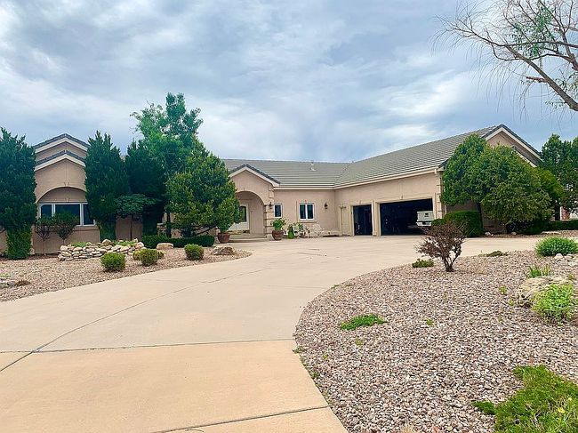 Photo of 3925 Hill Cir, Colorado Springs, CO