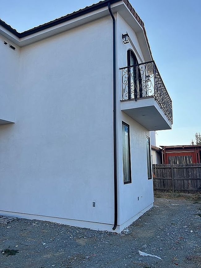 Image of 20327 Stagg St #3