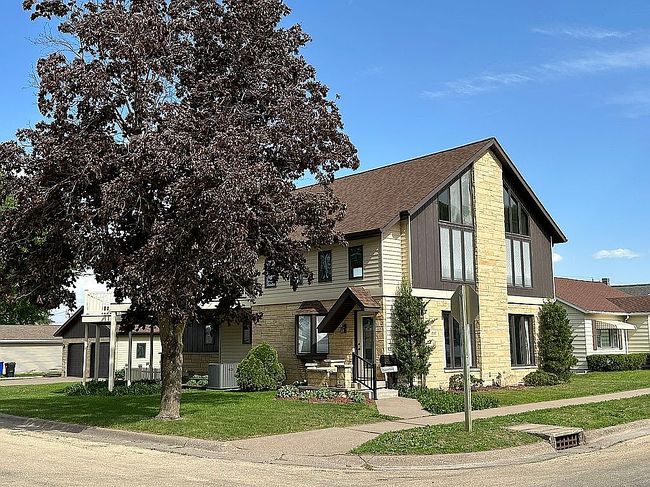 Photo of 1007 Washington St, Bellevue, IA