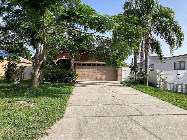 Image of 8722 Mayflower Rd