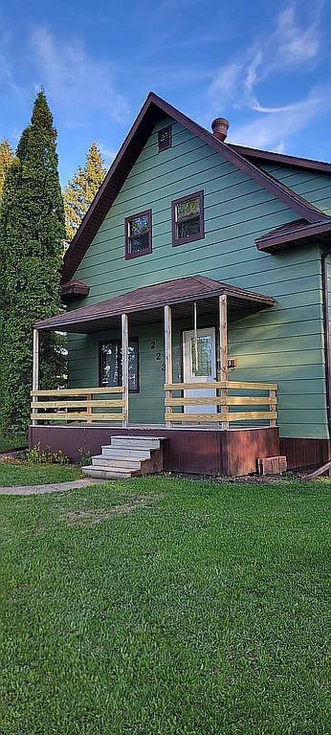 Image of 223 1st Ave S