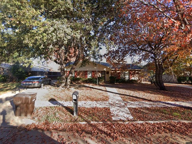 Preview of property located at 2412 Travis Dr