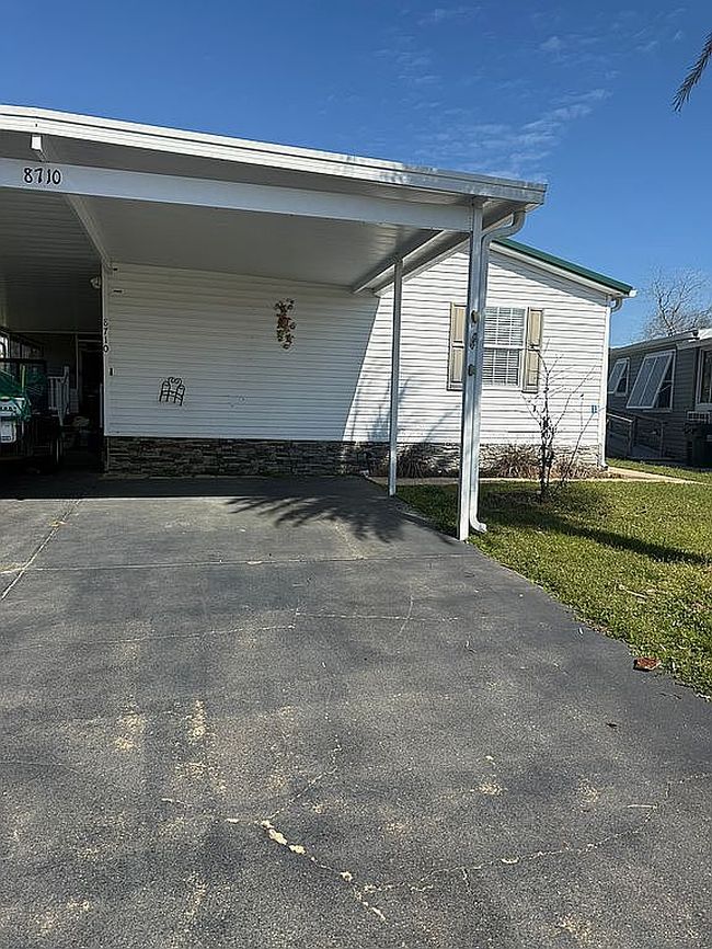 Image of 8710 Edgewater St