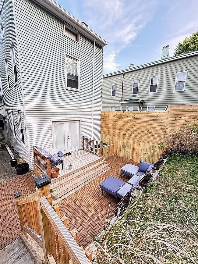 Photo of 2662 River Rd