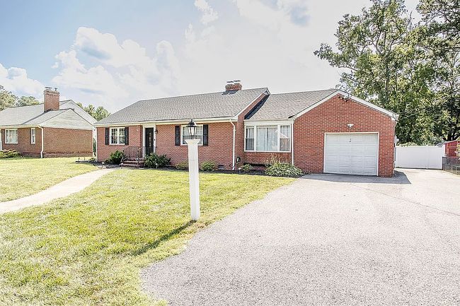 Photo of 410 Delton Ave, Hopewell, VA