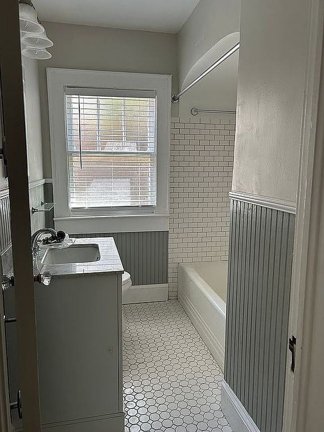 Image of 1811 Thompson Ave