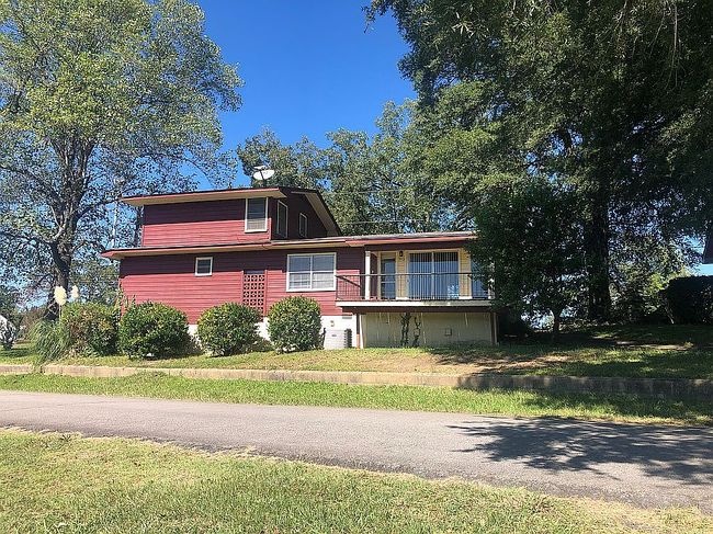 Photo of 1013 Lakeside Dr