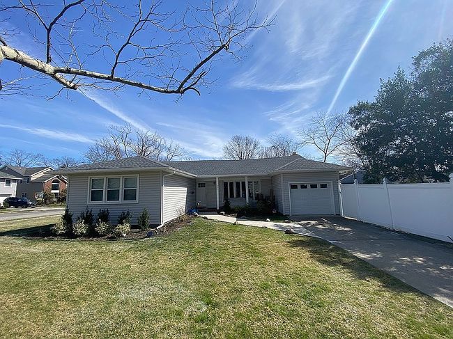 Photo of 534 Allen Rd, Woodmere, NY
