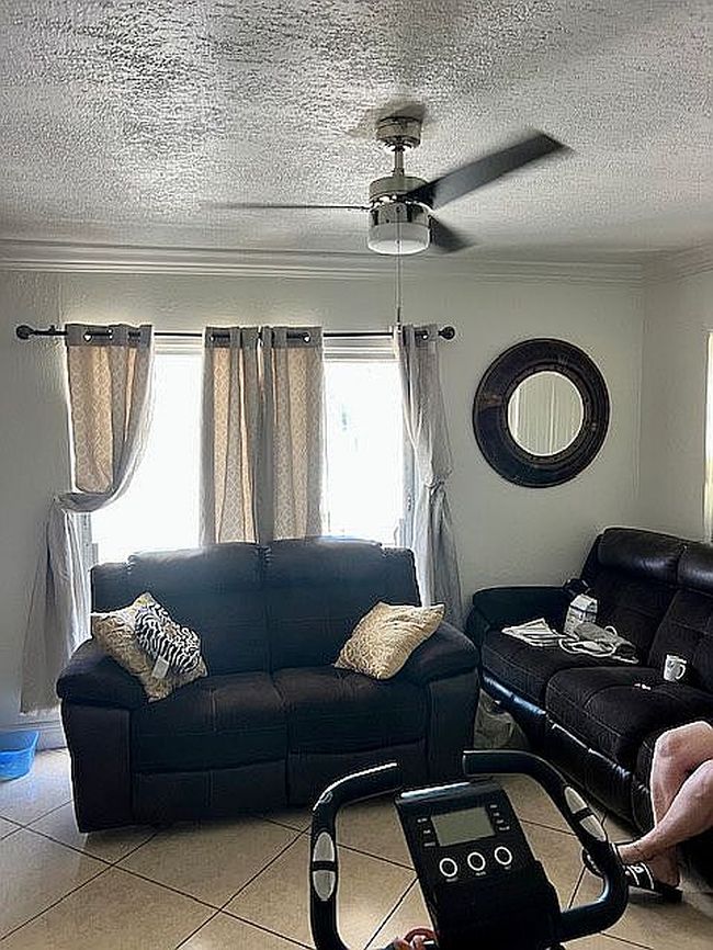 Photo of 855 W 29th St Apt 11, Hialeah, FL
