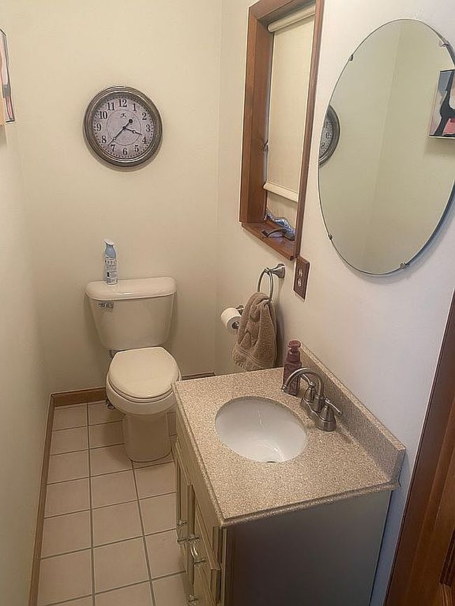 Photo of 816 Sunflower Dr, Chesaning, MI