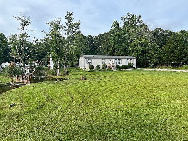 Photo of 823 Sand Ridge Rd, Hubert, NC